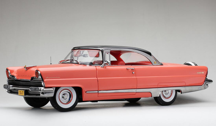 MINICHAMPS 1/18 LINCOLN FUTURA CONCEPT RED 1955